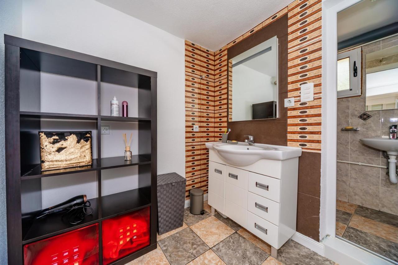 Apartmani Lira Sutomore Esterno foto