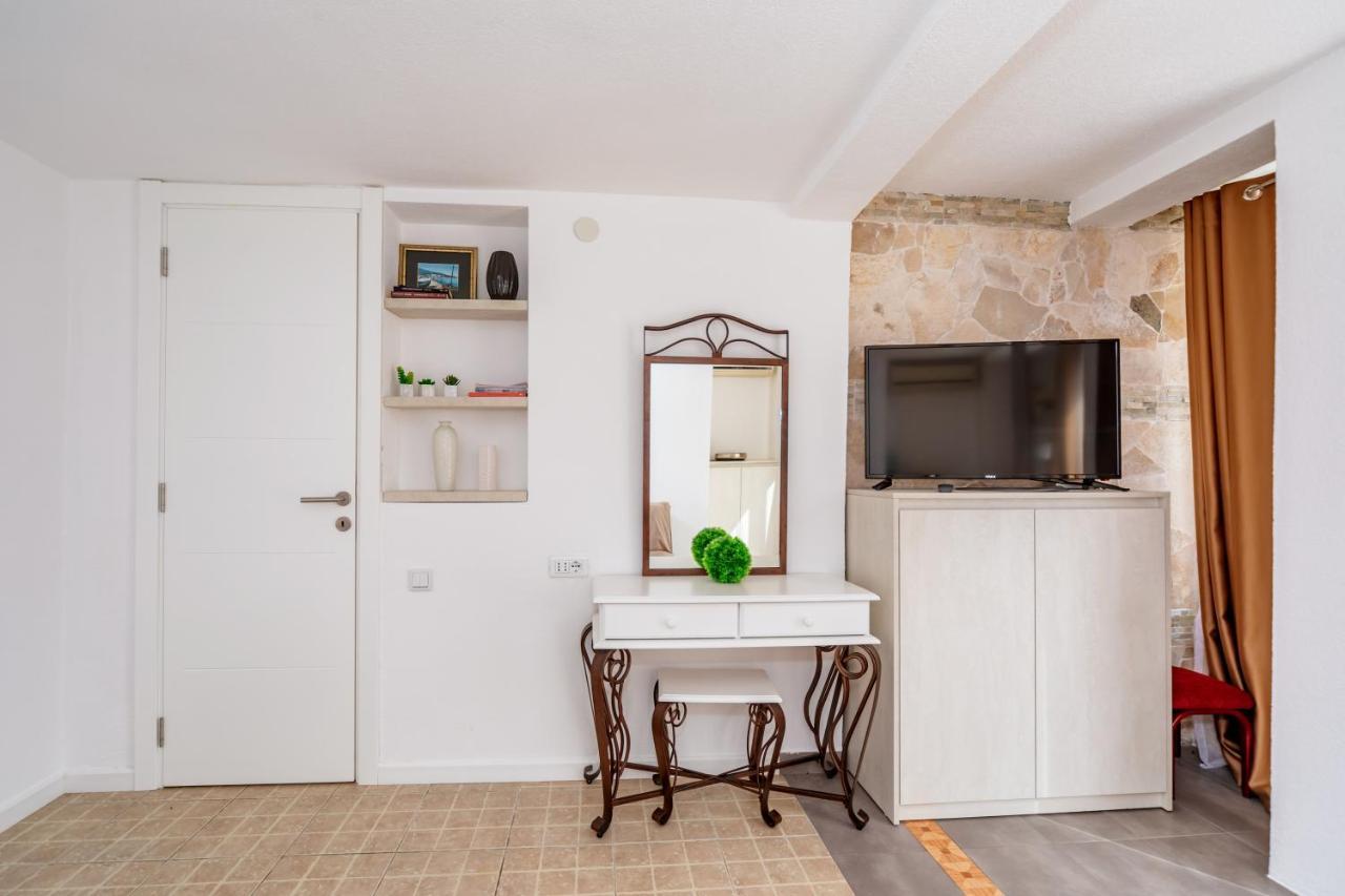 Apartmani Lira Sutomore Esterno foto