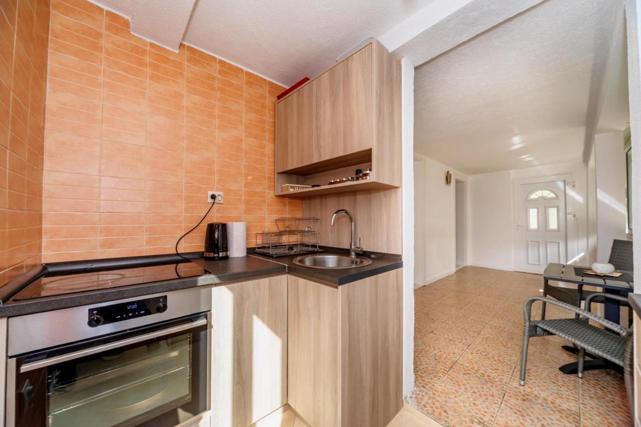 Apartmani Lira Sutomore Esterno foto