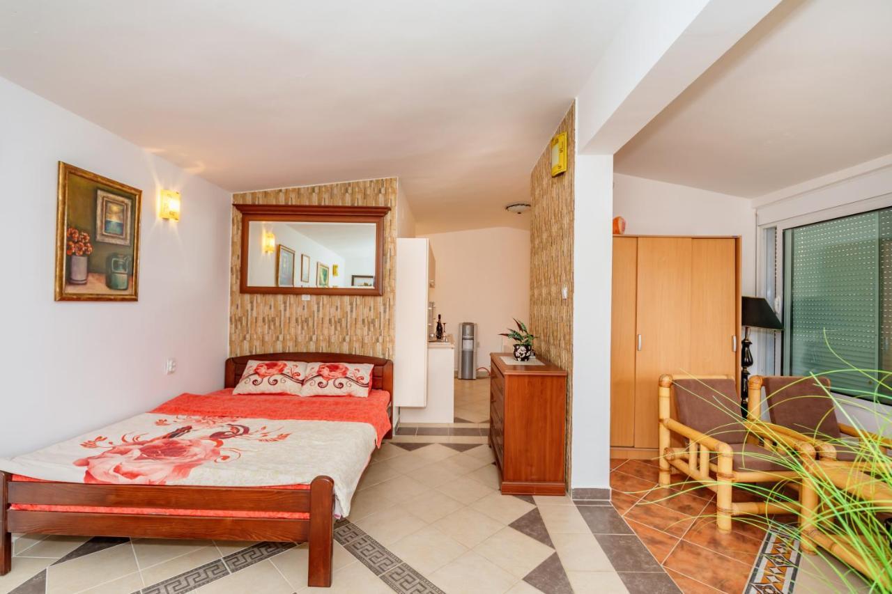 Apartmani Lira Sutomore Esterno foto